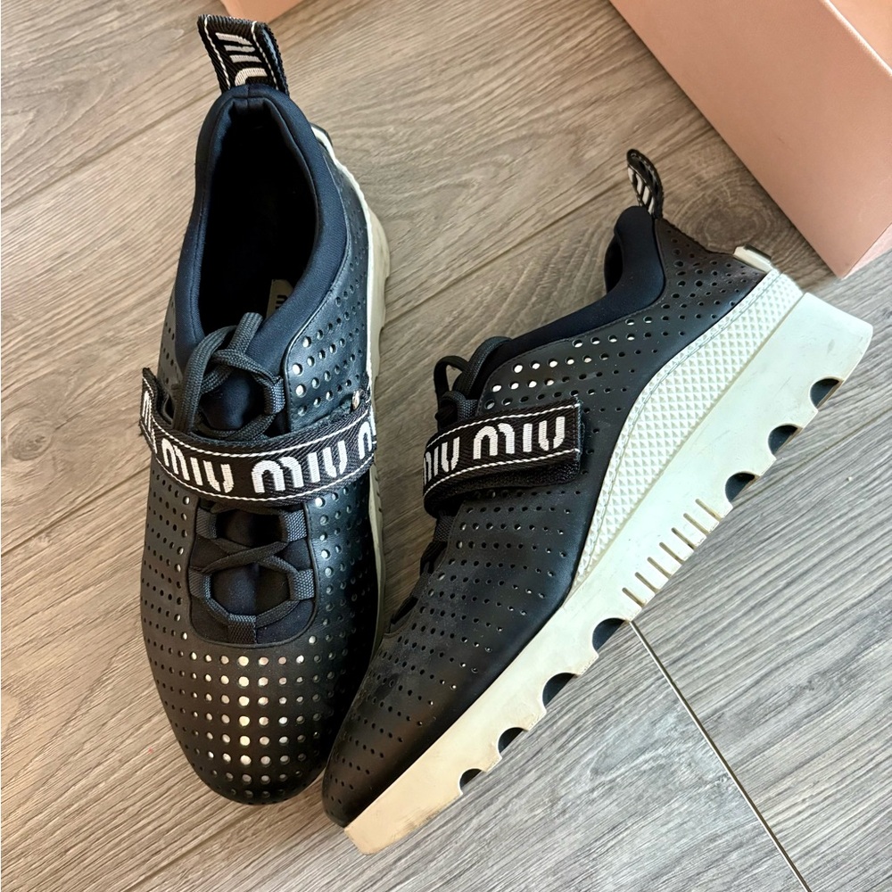 Miu Miu Black and White womans Sneakers